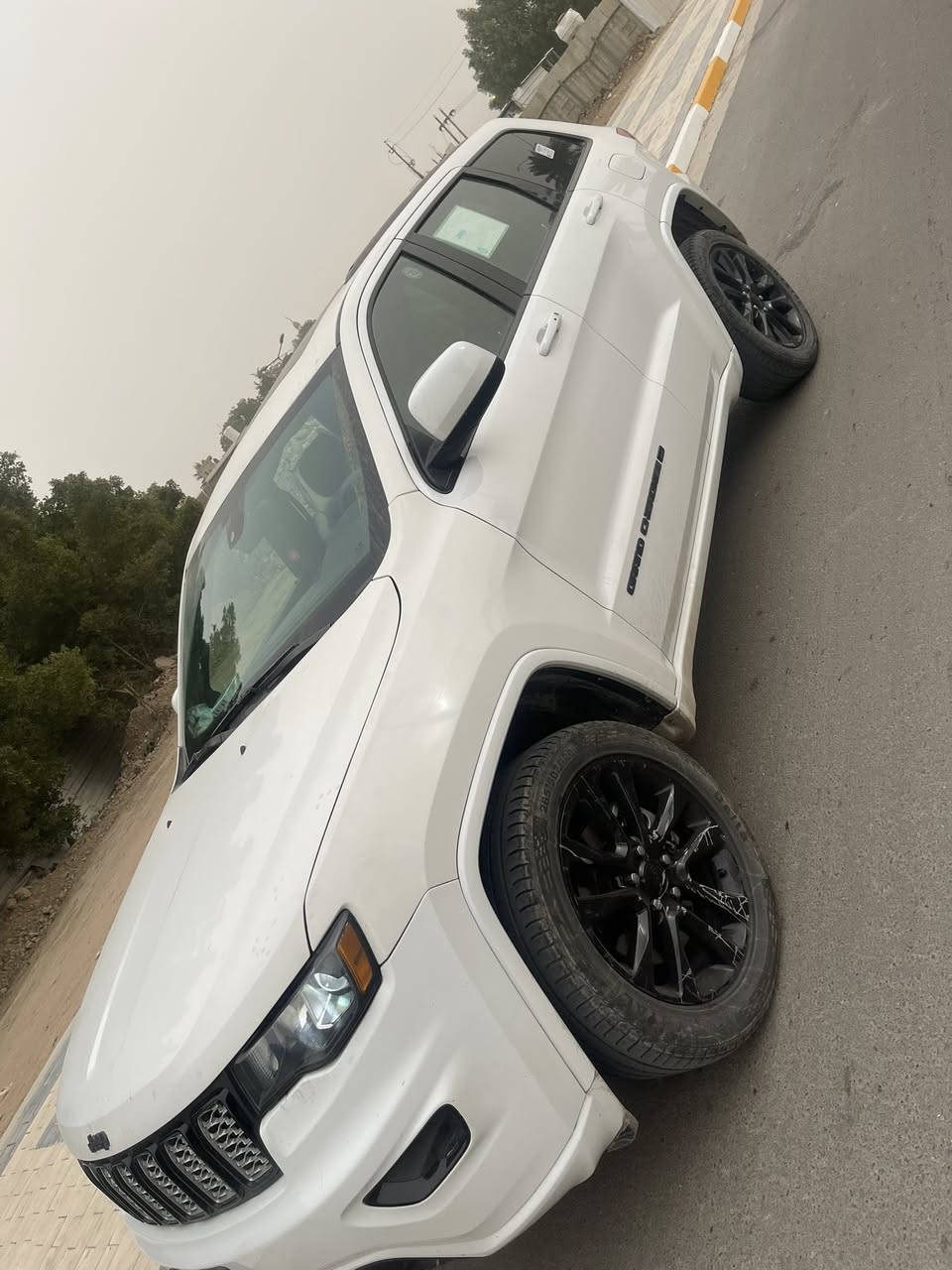 � للبيع: جيب جراند شيروكي 2022

اللون: أبيض
الوارد: أمريكي

🔧 حالة السيارة

 • حادث بنيق + شوية بالقصة فوق الجام الأمامية
 • السيارة مستخدمة استخدام شخصي
 • الفحص مرحّب به

لموديل
2022
اللون
أبيض
الوارد
أمريكي
الممشى
47 ألف ميل
نظام الدفع
4 Wheel / دفع رباعي
التشغيل
بصمة + تشغيل عن بعد
الدخول
بصمة أبواب
التدفئة
تدفئة الكشنات + الإستيرين
الأمان
رادار أمامي وخلفي
الشكل
بلاك توب (سقف أسود)
الإضافات
أسود من الخارج .. مكان السيارة بغداد الدورة 
***********
