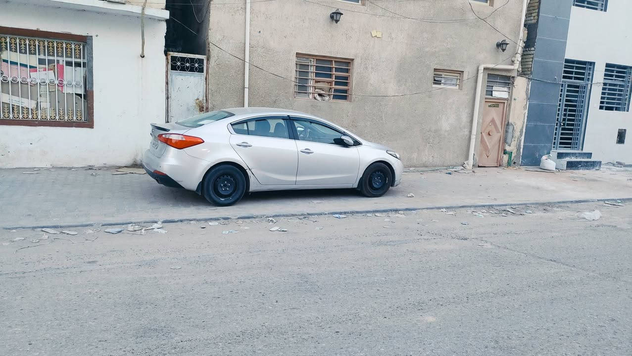 السلام عليكم
سيراتو موديل 2014 مكفوله كير مكينه حداديه تبريد ثلج السياره كفاله عامه عدى حوض السبير طخه كلش خفيفه السياره فول عده الفتحه السعر 115 وبيه مجال مكان السياره نجف للاستفسار الاتصال على الرقم ***********
