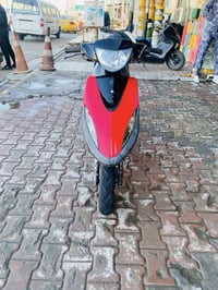 دراجه للبيع بحالت لوكاله دراجه جديده بعده لون احمر بطريقي  صالنصه صجمي...