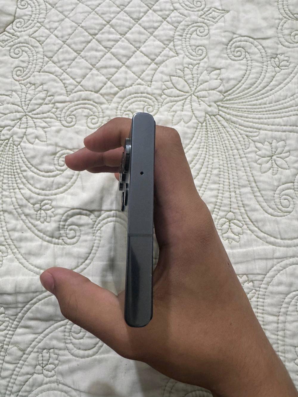 العنوان الفلوجه 
s23الترا ياباني 
مابي شخط والفطر هذا باللزكه مو بالشاشه
السعر 660 وبي مجال للشراي 
