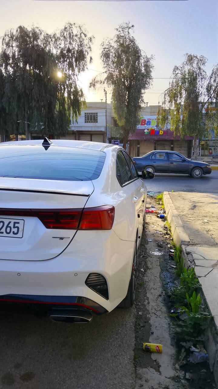 السلام عليكم
كيا فورتي موديل 23 او مراوس حسب القناعه 

فول مواصفات 1/1

محرك 16توربو                                                       ضررها باب امبدل ومصبوغ.                                     السياره حيل حيل حلوه 

مواصفاتها.

سلايت

تشغيل عن بعد 

ابواب وصندوق بصمة

كاميره خلفية دواره 

رادار توقف ذاتي مانع اصطدام

رادار جانبي

هندبريك بصمه. 

اوتو هولد

سماعات هارمن كاردن

كشنات تدفئة +تبريد

كشنات جلد وكهربائي

ثلاث وضعيات للقيادة (ايكو - سبورت_سمارت) 

اضواء ترحيب عند الاقتراب 

مثبت سرعة ذكي (التحذير عند مغادرة المسار) 

نقطة عمياء 

ممشي السيارة 50 الف ميل

رقم جديد اربيل

مكان السيارة /موصل حي الحدباء

تفاصيل عل رقم الهاتف واتساب ***********/*********** ***********
