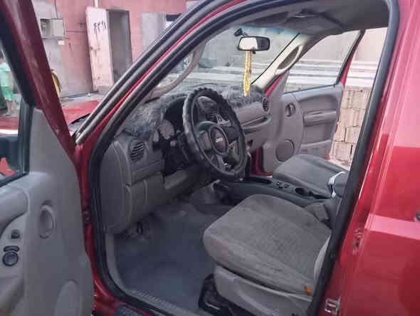 جيب لبرتي 2006 مصبوغه عام حادث من امريكا الجاملوغ الخلفي صفحة السائق رقم بغداد بسمي الكير بي مشكله السعر 55$وبيه مجال***********
