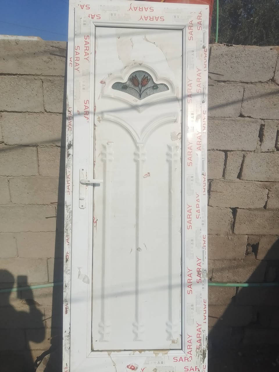 باب مستعمل قليل نضيف جداً المكان جسر العمار
السعر 35وهذرقمي***********
