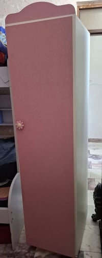 كنتور باب واحده  للبيع ارتفاع ١.٨٠ متر والعرض ٤٥ سم العنوان بغداد حي ا...