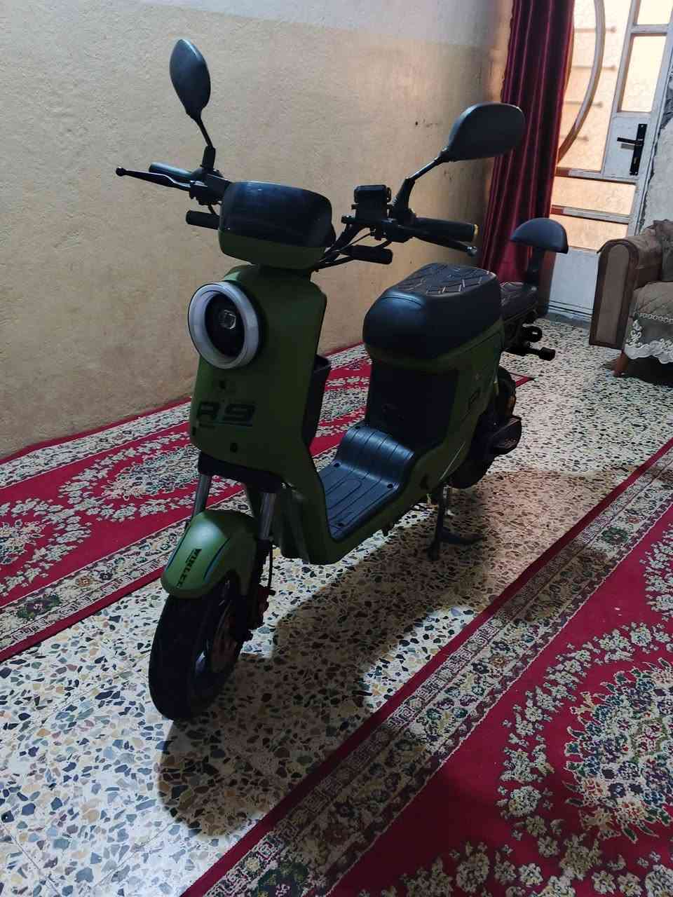 دراجه R9لبيع 2026دراجه نضيفه 5بطاريات و6حتياط دراجه شغاله و تمشي مكان بغداد ابو دشير السعر 450و به مجال الاستفسار ***********
