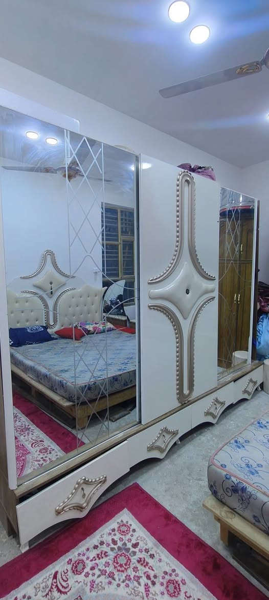 غرفة تركية للبيع 6 قطع للتواصل هاذ رقمي ***********
