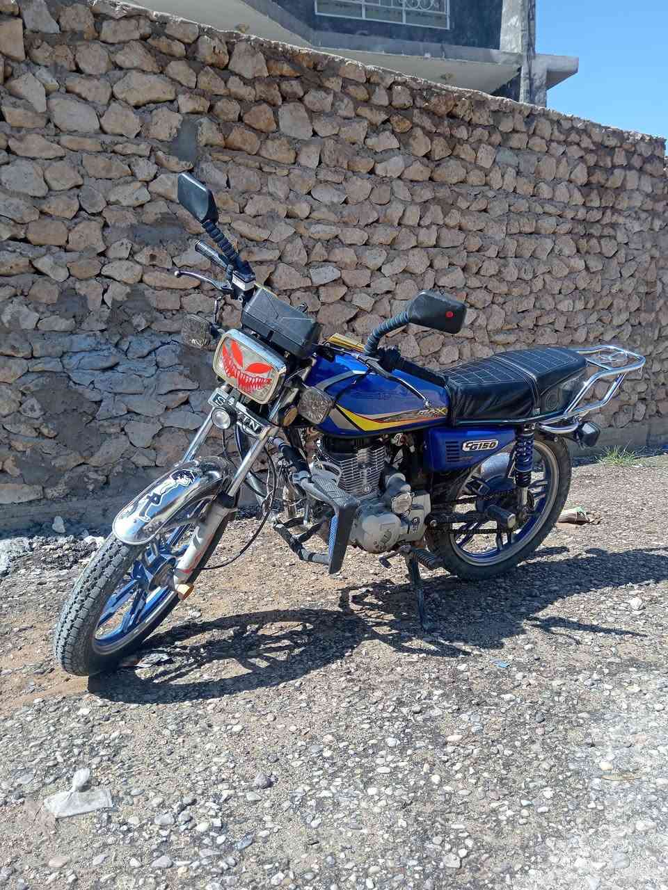 السلام عليكم، ماطور أيراني موديل 2021 نضافه فول صالنصه رياضي سكان رياضي سعر 550 بي مجال حك جيه
***********  متواجد خاص
