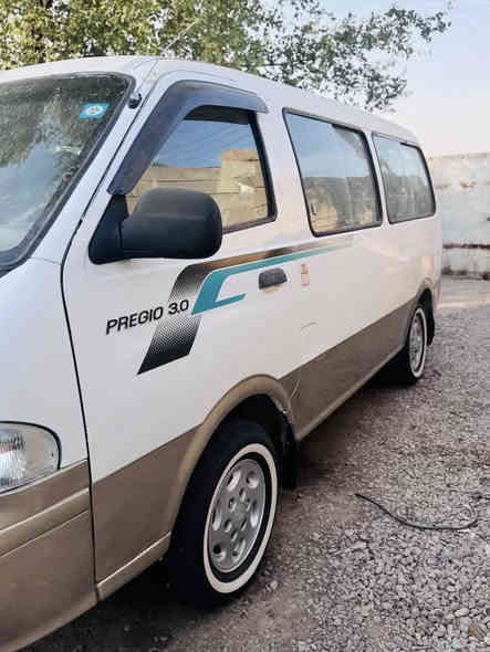 سلام عليكم كيا بريجو موديل 2001 رقم بغداد إنكليزي بسمي سنوية 30 سيارة مكينه 3000 سوبر كير اكسن تخم تاير صدر كهربايات كامله من كلشي ماتصرف عليها كلشي سيارة مكفوله من الدعاميه لدعاميه كلها شغاله السيارة معروضه ب100 او بيها مجال مكاني بغداد المعامل السياحي الشراي يتصل او يدلل ***********
