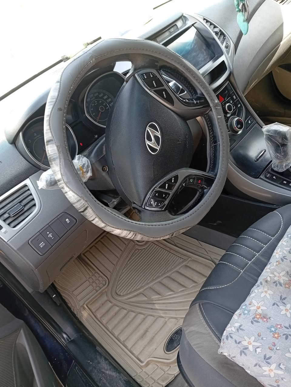 الانتر 2014
وارد امريكي رقم ذي قار سنويه 28

سياره جاهزه ظربته جاملغ ومبدل بيه باب كير ومكينه وحداديه وتبريد

وتخم تاير فتحه تحكم منضومه جديده
ميكنه2000دوش 

سعره 100

***********
