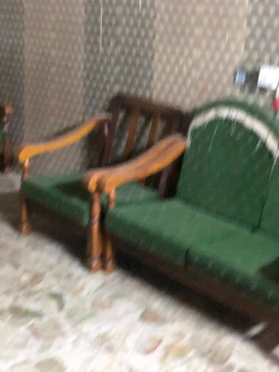 تخم كامل 9 مقاعد طيني سعرك وتعال شيله بغداد مدينة الصدر ***********
