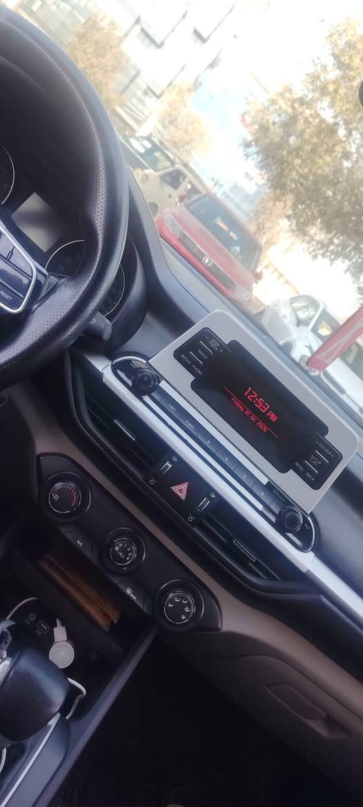 السلام عليك كيا سيراتو ٢٠٢٠ خليجي للبيع فقط فول عده البصمه مري شفط فتحه ومثل ما موضح بلصور ولا قطره صبغ غير تكحيله اقل الشبر واضحه من تجي تشوفهه بلباب محرك ١٦٠٠ برغي مامفتوح منه هو والكير أيضا للتواصل *********** السعر ١٥٥
