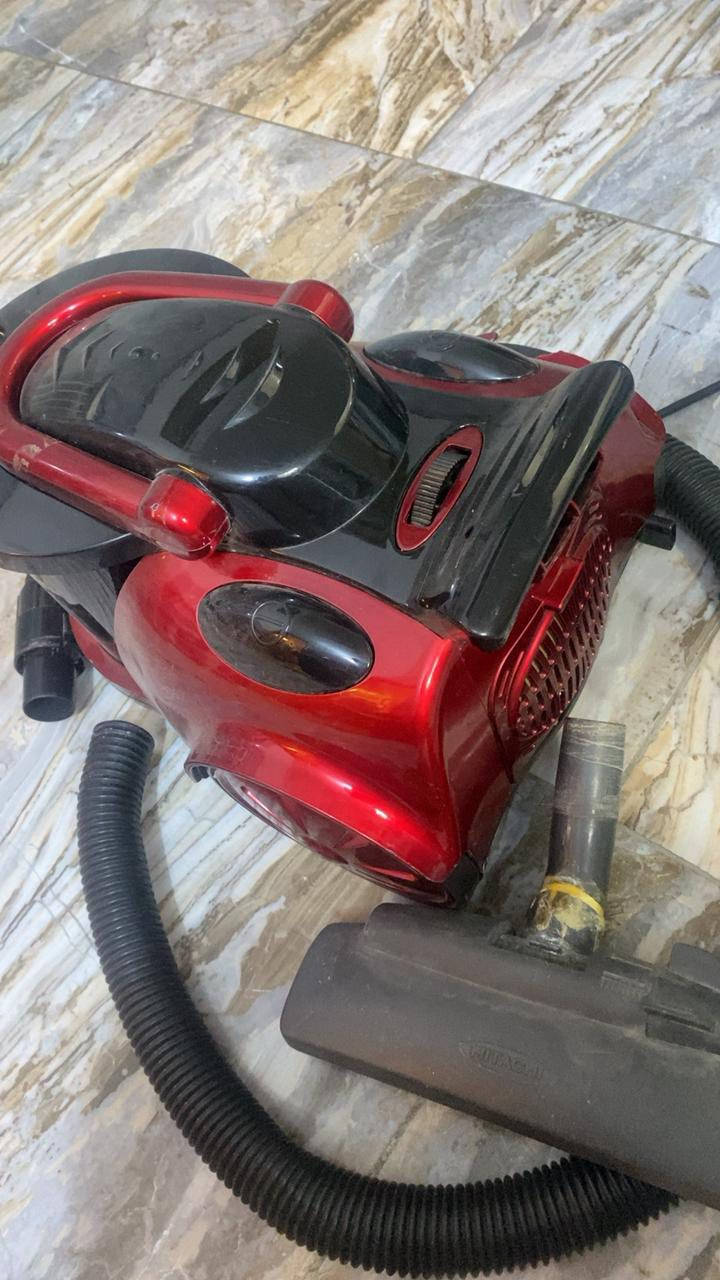 مكنسه ماركه جابوه اليه من سويد صوط مابيه عالي سحب قوي مكانه دوره الاثورين سعر ٤٠ ابيعه لان ممحتاجته  ***********
