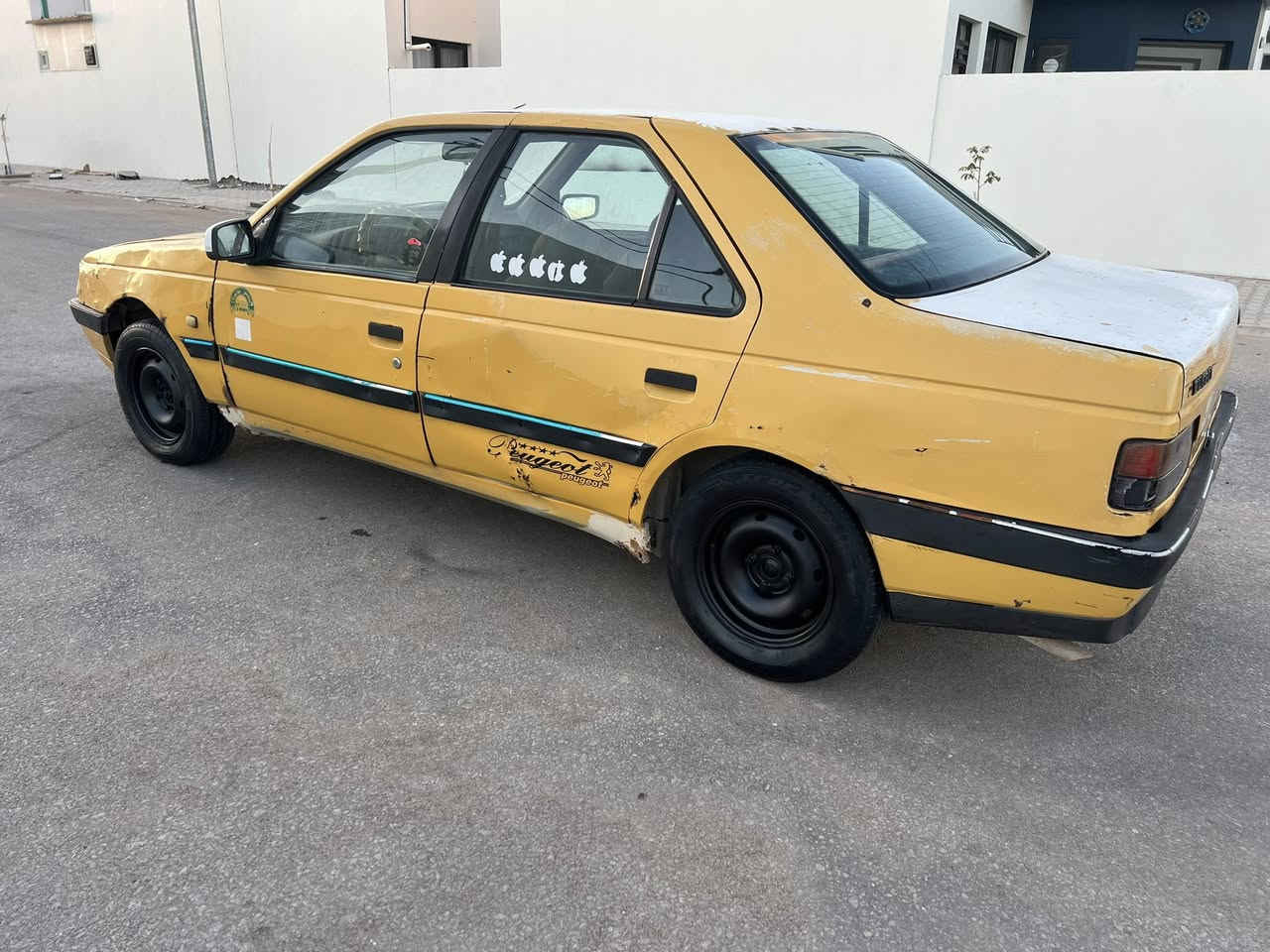 السلام عليكم السعر 12 ورقه مكان نجف سنويه عظم صاحب السنويه بغداد ابيع أتكفل من السرقه  فقط جاهزه من كلشي محرك كير حداديه ***********
