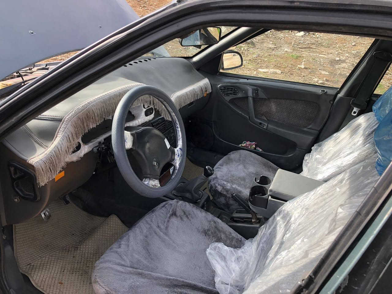 دایۆ ئیسپرۆ مودێل ١٩٩٥
ژ.م ***********
شوێن سلێمانی نرخی ١٨گەڵا
مەکینە کەپسی سوور مەرغووب 
گێڕوو مەکینە بەشەرت نموونەیە لەجوانی
تەقەو ڕەقەی بەشەرت
کارەبای  و گەرمی بەشەرت
دەعم و لێدراوی نیە
ئاڕمی بلاستیک سلێمانیە
چوار تایەو ویلی لۆکی لەژێرە السليمانية, العراق
