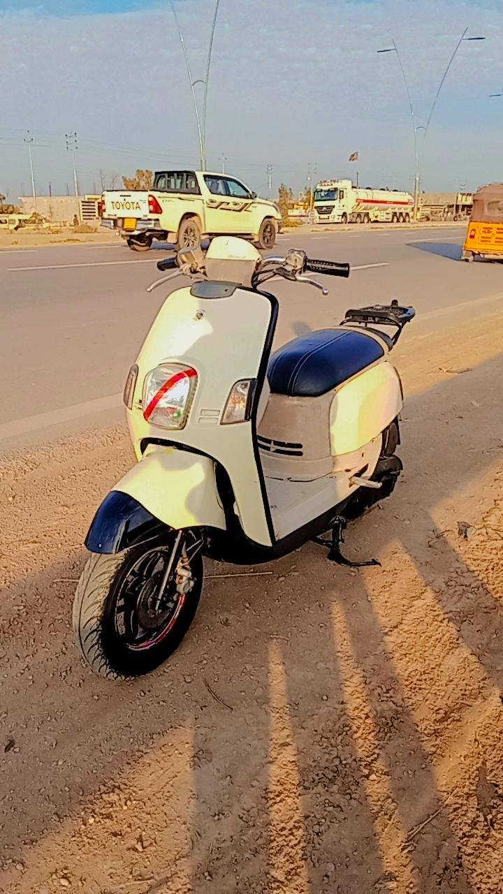 سلام عليكم دراجه بوليس موديل ٢٠٠٧للبيع كفاله عامه من كلشي كهربائيه شغاله نكره سلف السعر 575الف المكان بعقوبه تقاطع الساده رقمي ***********خاص موجود
