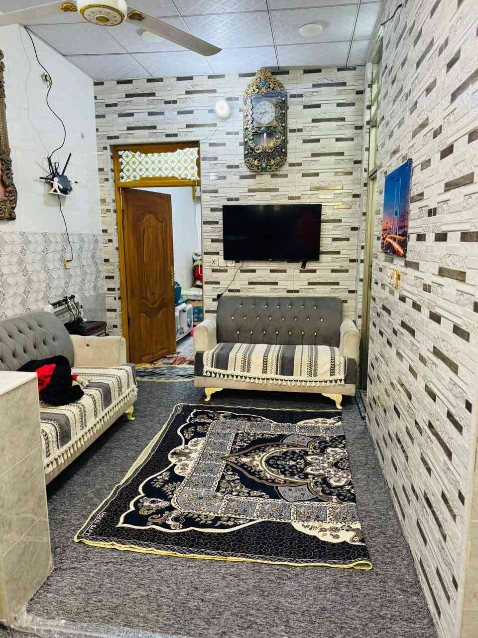 سلام عليكم بيت اللبيع 50مترزراعي ينباع مع الأثاث وبدون البناء درجه اولى صاله والمطبغ سيراميك السقف مع مخزان فوك ينباع بمقدمه والباقي دفعات العنوان شارع صب شارع تلعفر باقي التفاصيل على الرقم ***********
