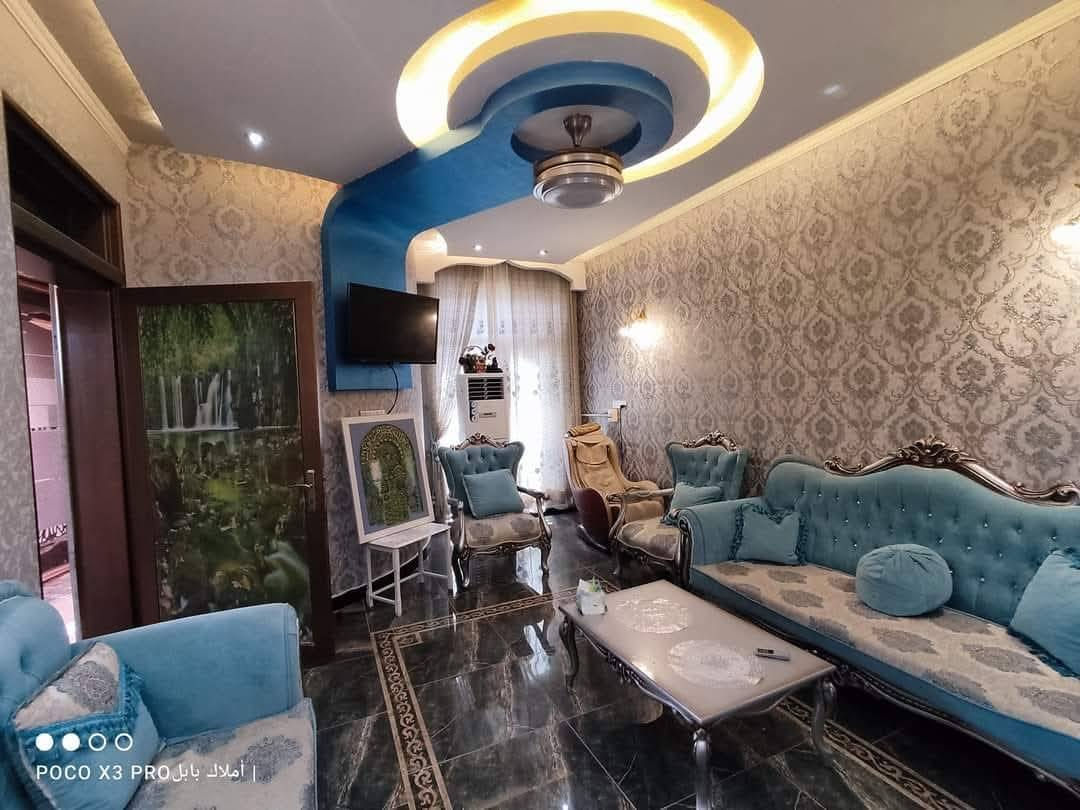 🔊عـــــــرض ممـــــيــــز #ممـــكـــن #آســتـثمار 

#الـــوارد #الـــــشــــهــــري مــــلـــيـــونين ونص 

🏘️دار حــديـــث #ثـــــلاث طــــوابـــق مـــع آلاثــاث  #للبيــــــــــع

 فـٓــــي #الـكــــــرامــــه  قـــرب روضـــه مـــــريــــم 

#طابــــو #مـــــلك #صــــرف

آلمــــســـــاحــــه // 185م 

آلــــــــواجـــــهــه //  9.250م 

آلــــــــــــنـــــــــزال // 20م

عــــرض الشــــارع // 15م #تــــبــــليــط و #مـــجـــــاري 

#الــــطــــابـــق الاول
صــــاله وهــــول وغــــــرفــــــتيـــن نـــــوم ومـــطـــبــــخ ومنـــاور وكــــراج ســـياره 

#الــــطــــابـــق الثــــانـــي

صـــــالــه وهـــــول كــــبيــــر وهــــول صـــغـــيـــر وســــتــــراحـــه وغــــرفـــــتيـــــن نـــــوم ومــــطـــبـــخ ومــــجــــمع صـــحيـــات مــــشــــترك ودرج ســــلــــم

#الـــطـــابــــق الـــثــــالــث

صـــالـــه وهــــــول وغــــرفــــــتيـــــن نــــــوم ومـــطـــبــــخ ومـــجـــــمع صــــحــــيات مشـــــتـــــرك ودرج ســـــلـــــم

#مـــلاحـــظـــه الــدار مجــــهــــز  آثــــاث درجـــى اولـــى 

___________________
للأستفســـــــار عــــــن السعــــــــر يرجـــــــىٰ تـــــــرگ تعليـــــق (السعـــــــــر) #وسيتــــــم #الـــــرد 
__________________

#مكتـــــــــب
                🇮🇶أمــــــــلاك بابــــــــل للعقـــــــار🇮🇶
#الكــــــــائن
  شارع_الكرامة_قرب_الضريبة_مقابل_التخطيط_العمراني

☎️***********☎️‏‪0782 220 3665‬‏
