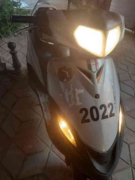 ماكس ياباني سرعة (140) كاملة مكينة ناعمة لا نظوح ولا تبخير ( بس الكابريتر تخربط فقط والباتري تعبان ميشغل ) كلهة بلادية  كيجات كهريائيات كلهة شغالة نظافتهة موظحة بلصور والفديو السعر( 300 الف ) مكاني (بغداد الجديدة) الشراي يتصل (***********)
