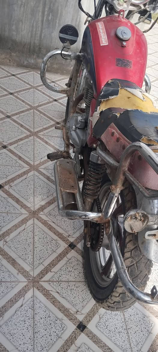 سلام عليكم  دراجة 17 للبيع  وراق الشراي يتصل عله رقم ***********
