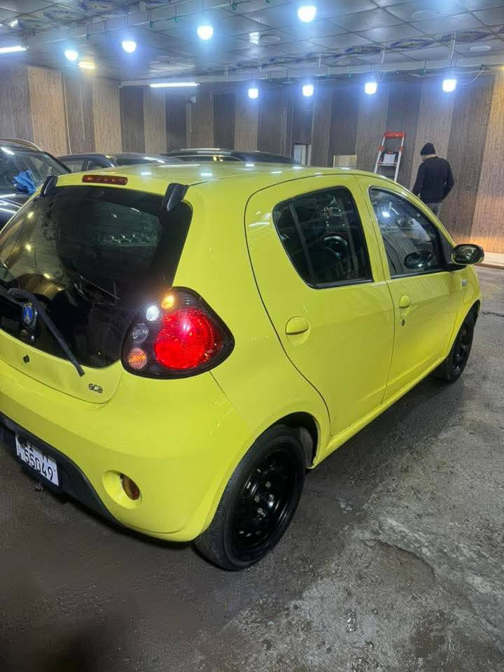 اسلام عليكم.. باندا رقم بغداد بدون صبغ ماشية 59 فقط..  الوحيدة بموديل 2015 وناشر السنوية للتأكيد
السيارة بدون قطرة صبغ.. كلشي شغال بيها.. كير ومحرك مكفولات مدوشمة أرضية وكشنات.. شاشة وكامرة.. السعر 57 وبيها مجال بسيط المكان بغداد حي اور  ***********
