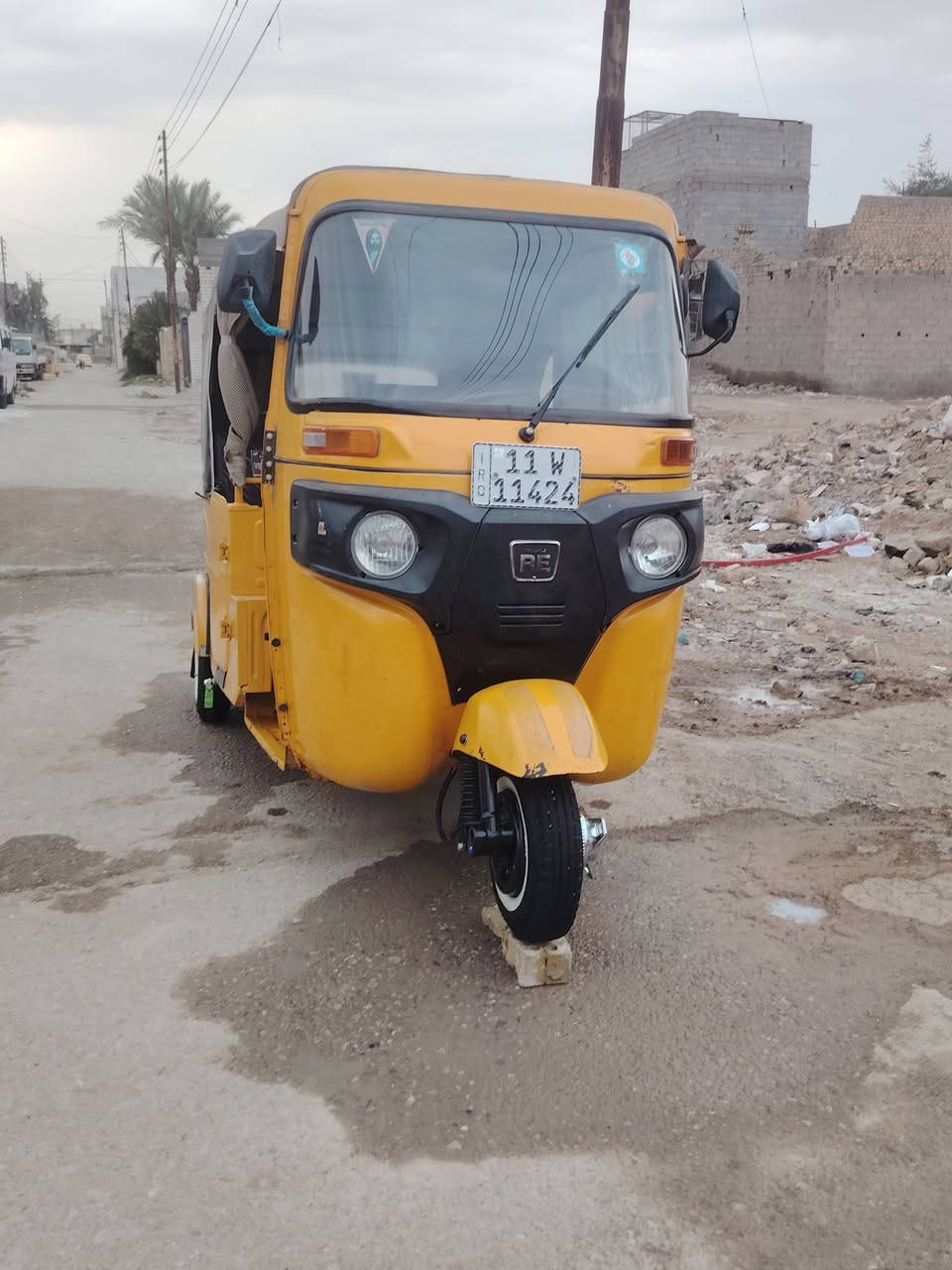 سلام عليكم تكتك للبيع موديل 22شهر العاشر بيهه بارد خفيف بلغد مكاني بغداد المعامل سعر 9وبيهه مجال شي بسيط ***********
