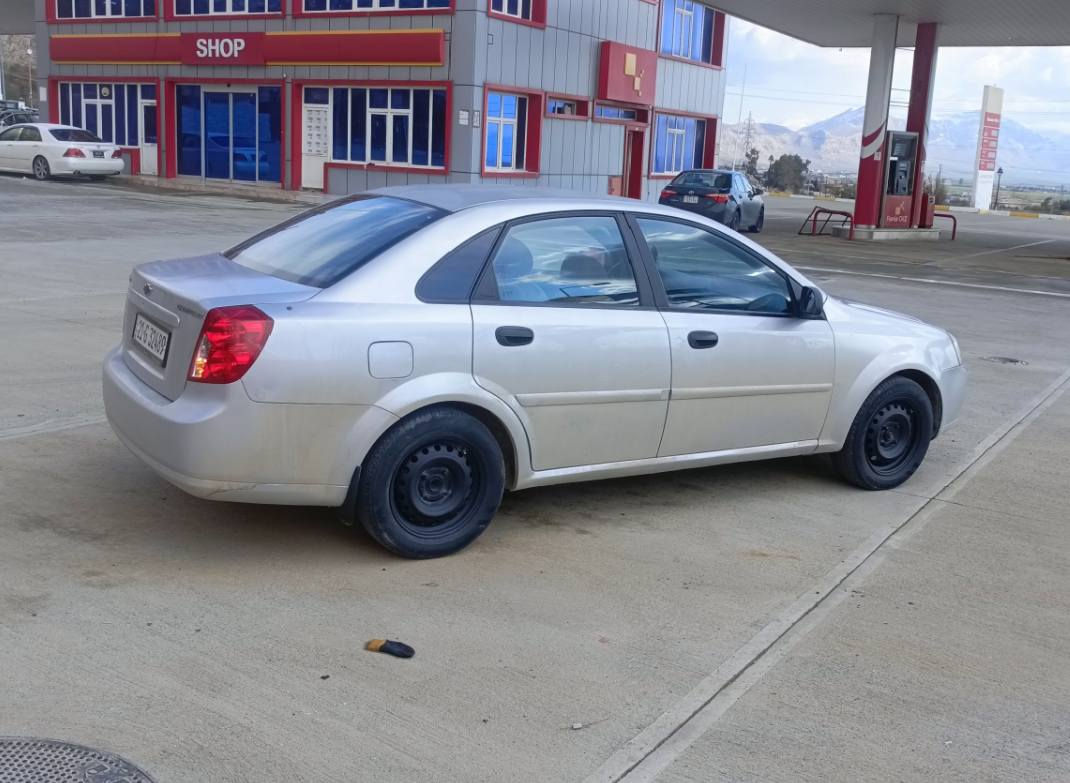 سەرەتا بەناوی خودای گەوڕەو میهرە بان
ئۆپتڕا 2004گێڕ عادی ڕەقەم سلێمانی
ڕەقەمی تازەیە تاکو 2031 هەزەی نوێ
گێڕ مەکینە لۆک بەشەڕتی فیتەڕ وتڕای
تەبڕیت و ساڕد گەڕم بەشڕتە 2جام کاڕەبایی
دەعام بۆ دە عامی بەشەڕت هیچ لێدڕاو قڕچێکی  نیە سێ پاڕچە و دوو بنەدەڕ گای بەس پەمپ لەسەڕ کەچەلی سەخفی کەمێک کالبۆتەوە 
گێج و ناو شاشەی هەموو ئیش دەکات
فلچە و تەنزیل و لایت ئیش دەکات 
چواڕ ویل و تایە عادی لۆکی لەژێڕە
شوێن ڕانیە 
نڕخ 61گەلا بەعال معامەلە


**إذا كنت صاحب هذا الإعلان وتريد حذفه لأي سبب، رجاءا أرسل رسالة إلى الدعم الفني**