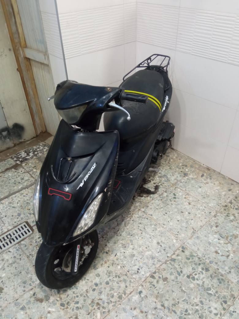 السلام عليكم دراجه ادرس للبيع نضيفه كهربائيات كلها شغاله سلف هندر نكره مكينه حلوه فقط باتري ضعيف مكان بغداد الرشاد قرب فلكه حي النصر السعر 250 

***********واتساب
