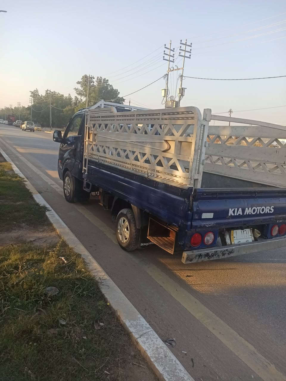 كيا حمل موديل 2005 مشروع وطني سياره بلاديه بدون صبغ او معجون شاصي ورقم شاصي مكفوله مكينه وكير وحداديه العنوان كربلاء سعر 80 العنوان كربلاء ***********
