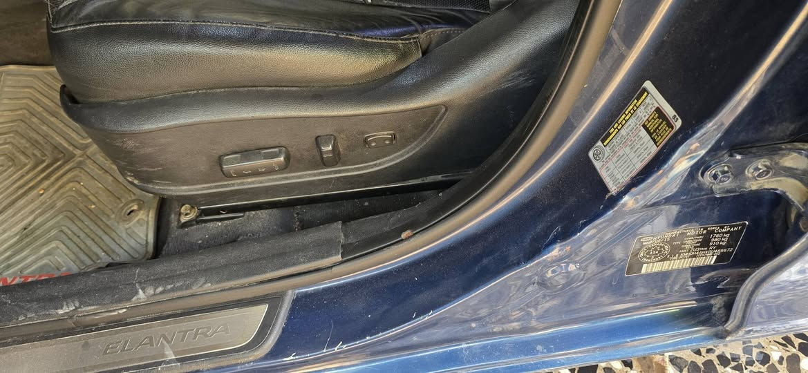 النترا 2016 فول مواصفات
رقم بغداد مميز بسمي 
بصمة
جلد
شاشة كامرة 
مكينة 2000{GDi
تبريد ثلج 
سيارة خير من الله 
كلهة شغالة بدون نقص 
سونار مع منشور 
***********
