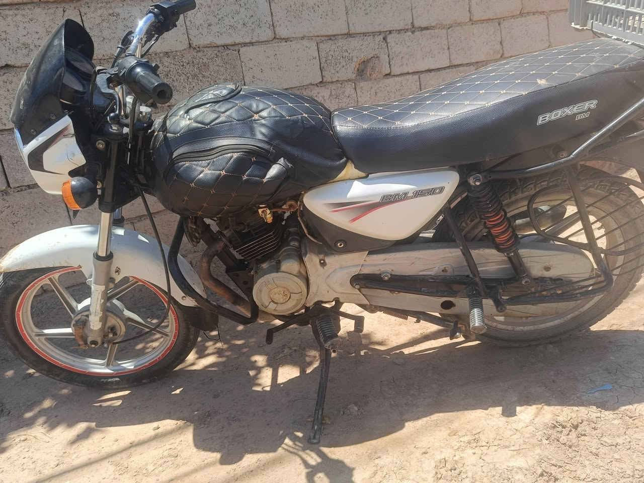 السلام عليكم دراجه بوكسر موديل 2018
دراجه نضيفه 
عنوان ديالى خالص جيزاني لامام 
رقم ***********
