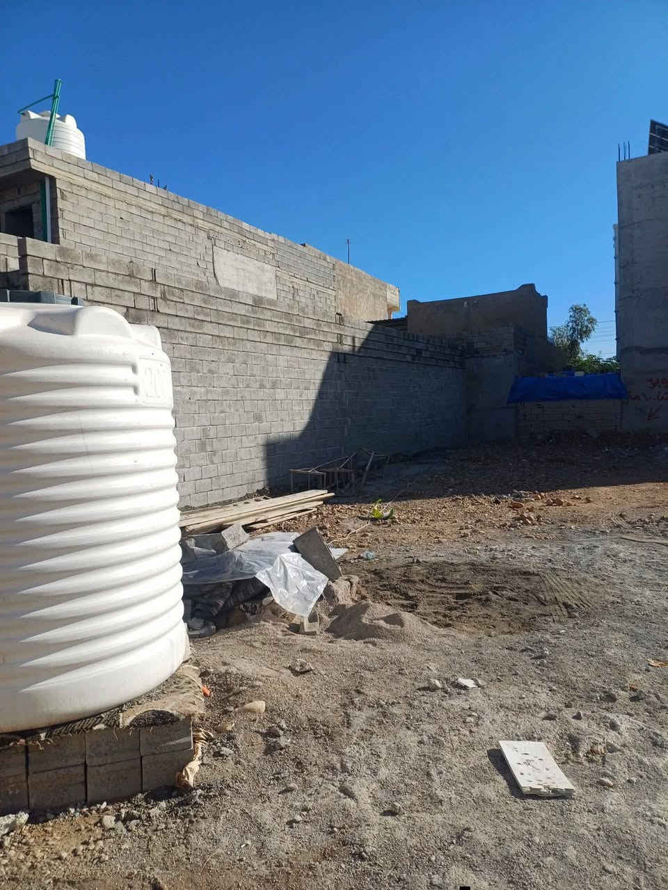 خـانوولــەڕزگـاری  100م نرخی135 گـڵاومعملـە بـــــــــلاش
تەنیشت  مــارکێتی ئـــــــاڵــتون نــزیک براروکن لەقیرەکەوا

#ئەم زەویە بۆ فرۆشتن‌✅💢
نآونیشآن 📍 قەزآی ڕزگآری✅

◼️تەنیشتت مآرکێتی ئآڵتونە🛍✅
◼️ڕوبەری 5‌×20=100مەترە‌‌📐✅
◼️برآڕوکنە لە دوسآیدەکەی ئآڵتون‌✅
🔴خۆشترین شوێنی ڕزگآریە✅
بۆ زانینی نرخ 💵 تەنها خاڵێک لە کۆمێنت دانێ ڕاستەوخۆ بە نامە نرخەکەیت پێ دەگات یان پەیوەندی بکەن بەم ژمارانەوە 📲📞📳

***********
***********

ئێوەی بەڕێزیش هەر موڵکێکتان هەبوو بۆ فرۆشتن یان ویستان بیکڕن دەتوانن ڕەسم و زانیارییەکانتان بنێرن بۆ ژمارە ڤایبەری 📳✅ ***********
