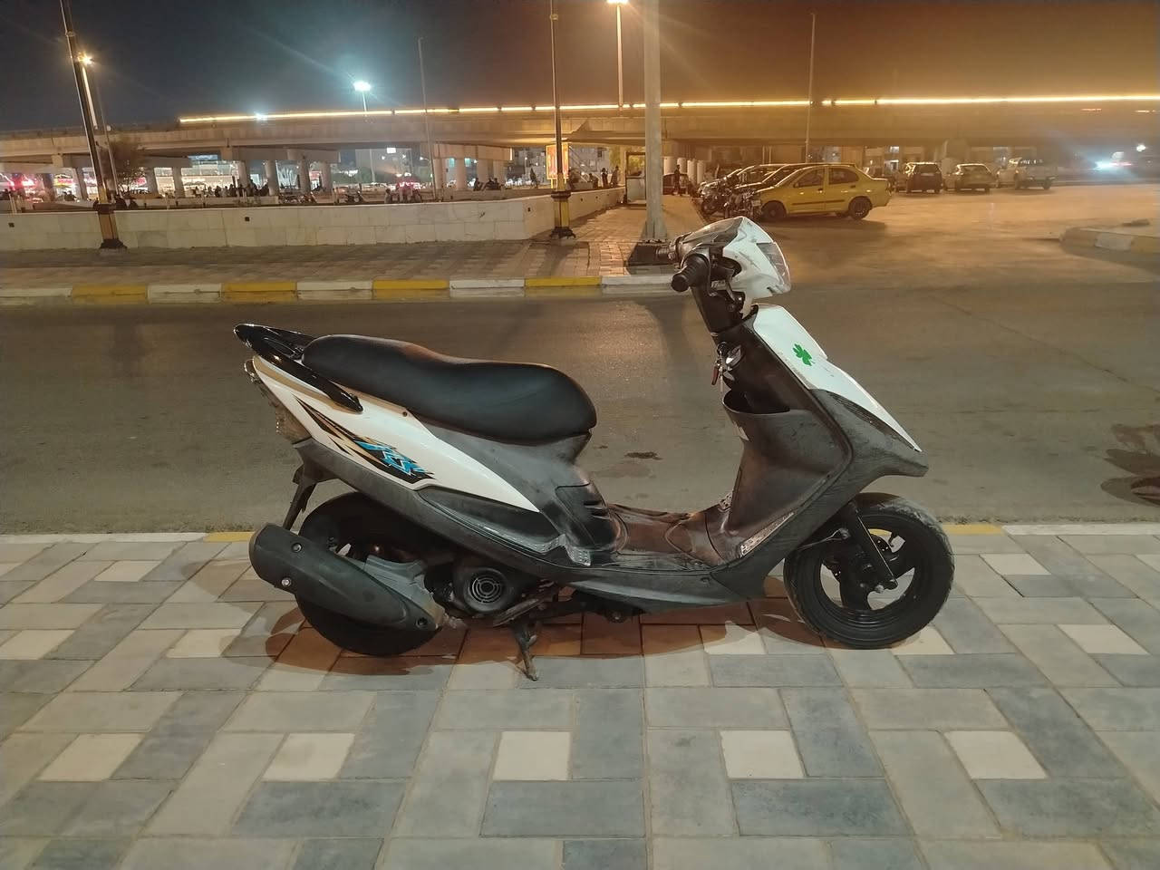 يالسلام عليكم  ماكس عدله للبيع بعدها عل ابلاد ختم واحد مكينه نعمه ما مفتوحه كلشي شغال بها مثل مواضح بل فيديو السعر 850 او بيها مجال غليل العنوان كوت طشاش الرقم *********** بيه واتساب باقي تفاصيل عل رقم
