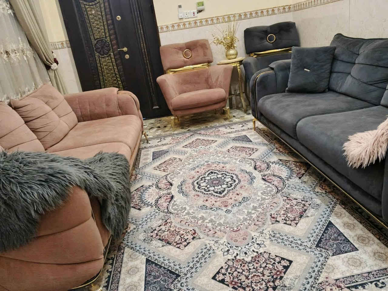 للبيع تخم قنفات تركي 10 نفرات 4 قطع كلش ضخم قلاب ينفتح يصير سرير كلش نظيف وجديد مابي اي ضرر
(العنوان نجف حي السلام شارع المستوصف قرب سلسله ذهبيه)


**إذا كنت صاحب هذا الإعلان وتريد حذفه لأي سبب، رجاءا أرسل رسالة إلى الدعم الفني**