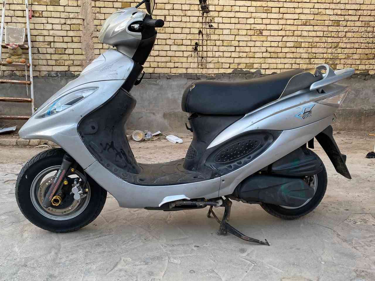 السلام عليكم
دراجه كامكو V2 للبيع بوليسي مكينه 150cc موديل 2014 مكاني المجر الكبير  سعر 725 فقط الشراي يتواصل وياي خاص


**إذا كنت صاحب هذا الإعلان وتريد حذفه لأي سبب، رجاءا أرسل رسالة إلى الدعم الفني**