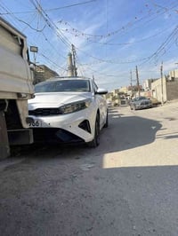 عندي سياره فورتي مديل ٢٢ ماشيه ٧٣  بدون صبغ السياره عله وضع الشركه صدر...