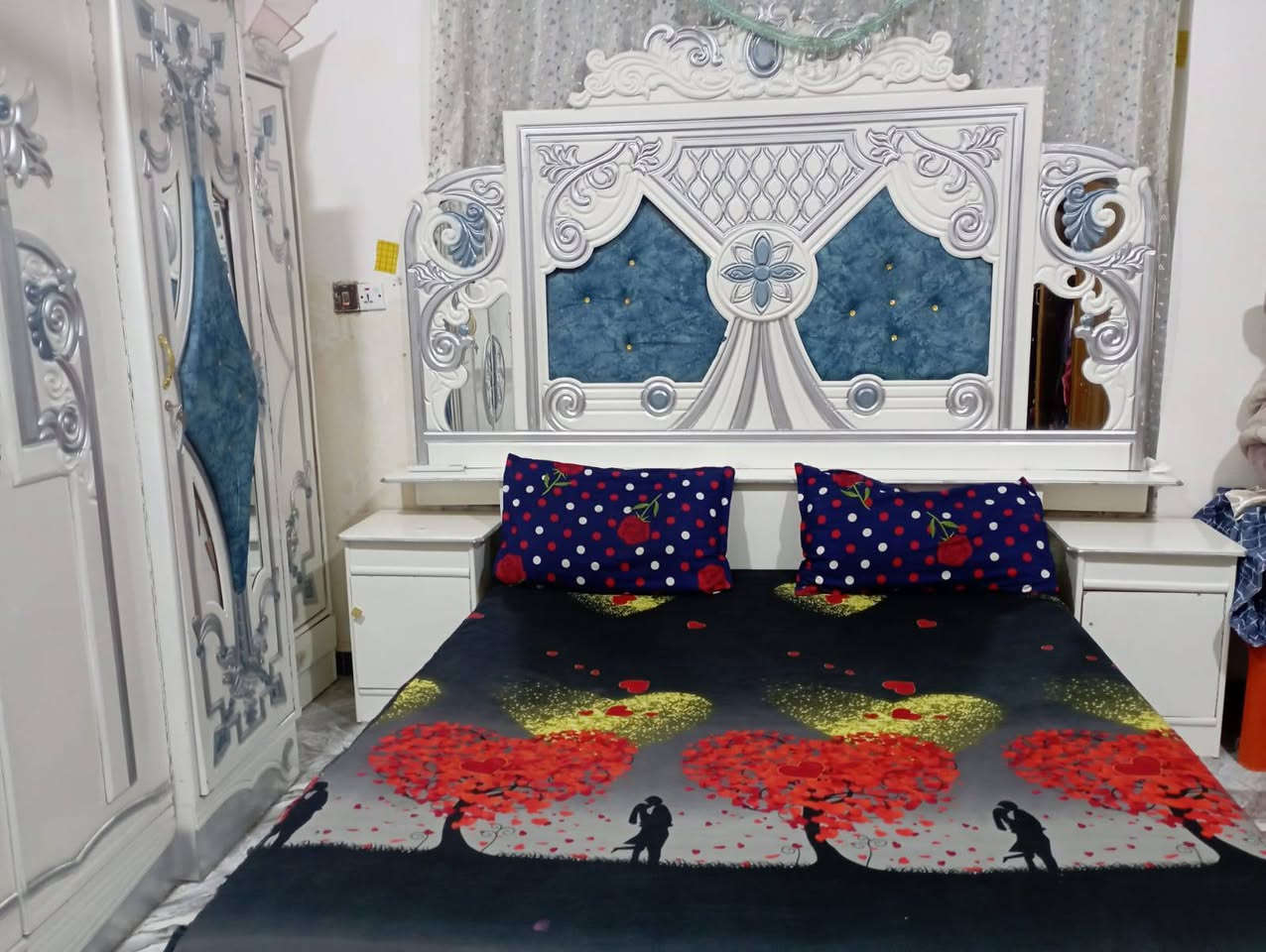 غرفه ماليزي للبيع اتصال علا رقم ***********
