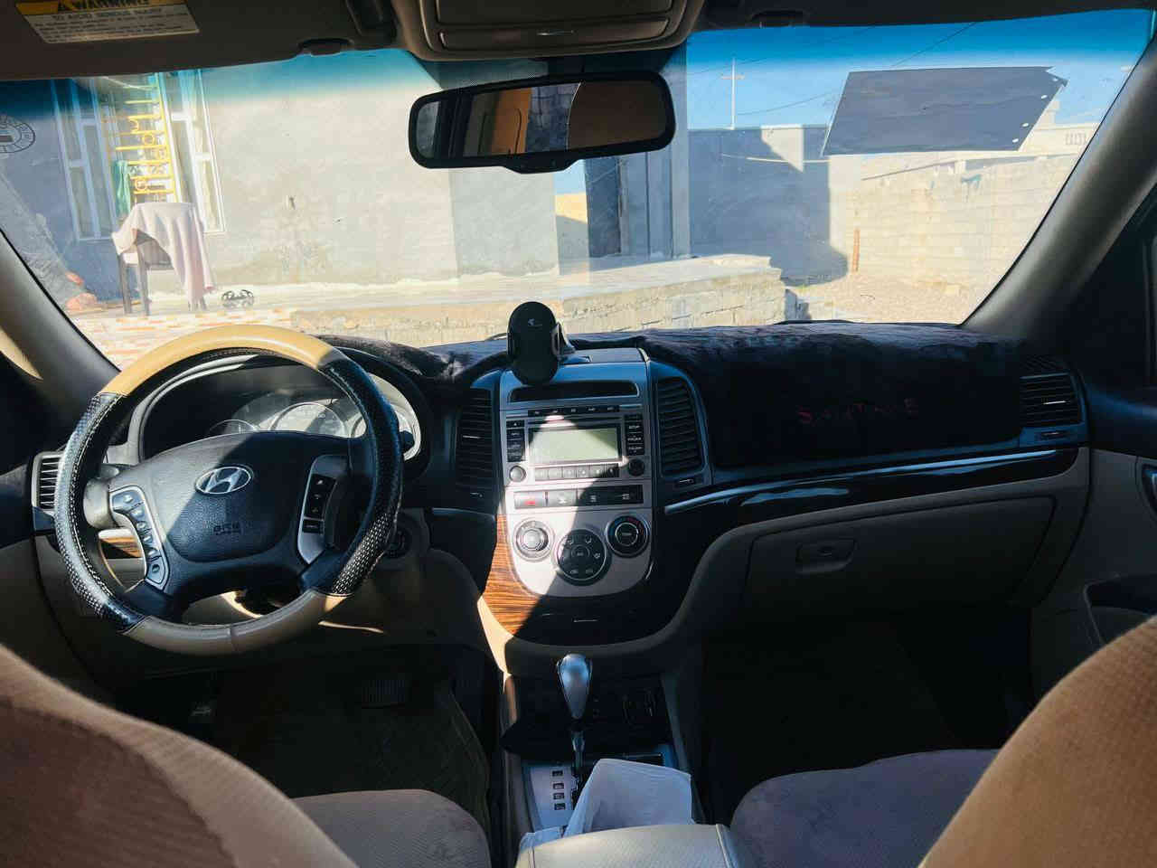 السلام عليكم 
للبيع 
سنتافي موديل 2012 رقم اربيل دولي باسم البايع شرط التحويل والوكاله 
ماشيه 234 الف 
محرك اربعه سلندر مجفت جديد گير شرط صدر جديد وتايرات جديده سبعه راكب 
تبريد ثلج 
صور السونار مرفق بالمنشور 
عنوان السياره صلاح الدين الشرقاط 

السعر ١٥٥ وبيها مجال 
للاستفسار الاتصال على الارقام التاليه 

***********
***********
