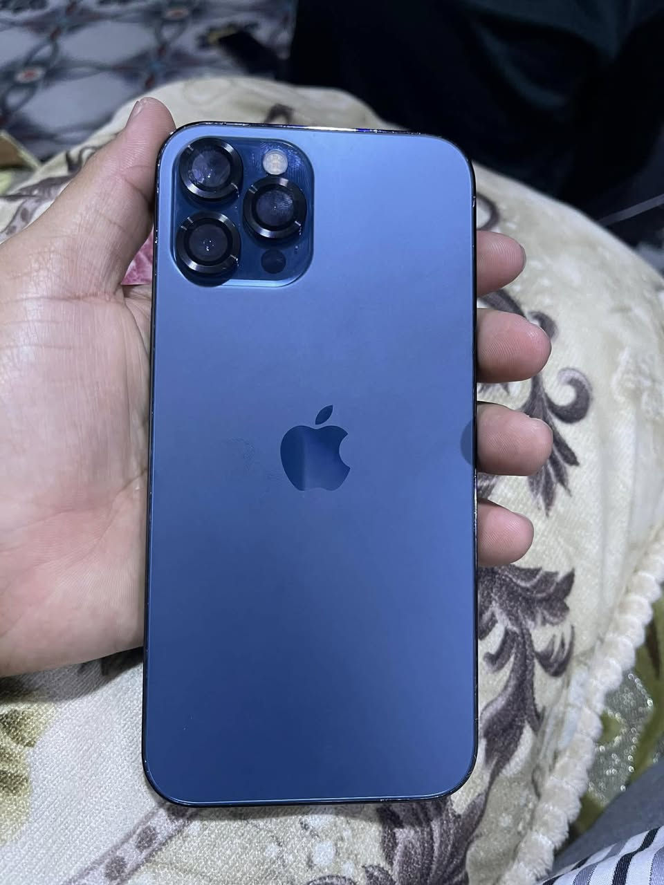 12 برو ماكس ذاكره 256 بطاريه 85 بلاديه فقط مبدل شاشه فيس ايدي شغال كامره شغاله  شرق اوسط خط واحد كل نقص مابي سعره 330 فقط مكان بابل محاويل ***********
