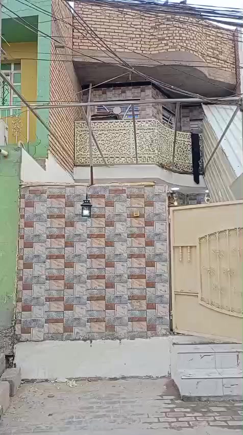 يا الله بيت طابو صرف المكان حي المجتبى بناء  طابوق صب كونكريت رفت طابقين معزول الجوه عن الفوك يعني بيتين منطقة غنيه عن التعريف هادئة وراقيه وكافة الخدمات متوفره للستفسار التصال ***********.           *********** السعر 205 قابل للتفاوض بي مجال
