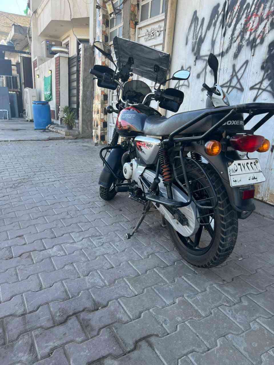 السلام عليكم
للبيع بوكسر موديل 23 
دراجه خير من الله مكينه كهربائيات كلها جاهزه 
تايرات جدد تجي وتفحص  رقم وسنويه ثاني يوم تحويل  مكاني بغداد الشعله السعر مليونين و 350 الف وبيها مجال 

***********
