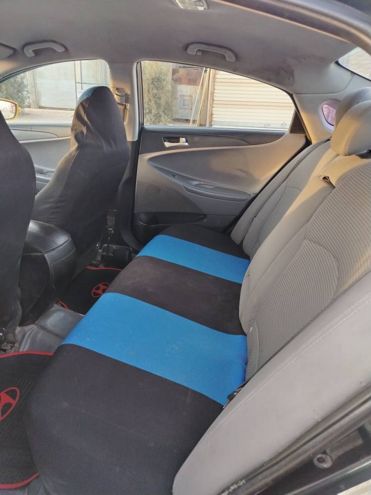 سوناتا 2011 رقم نينوئ
محرك كير شرط
رقم جديد سنويه لل2028
نقابه مصفره
بيها قطعتين تبديل فقط بدون دواخل
دفتر بانزين
تخم تاير جديد صدر نص عمر
كهربائيّة كلها شغاله 
تبريد نقص غاز فقط تدفئه شغاله 
***********
*********** بي وتساب كركوك, العراق
