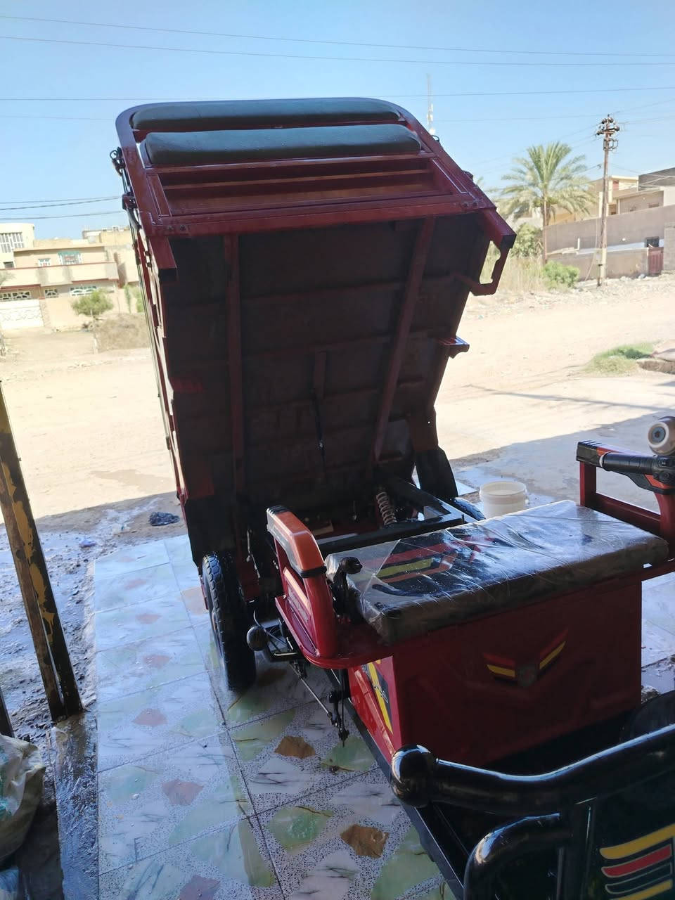 ستوتة شحن للبيع سعرها مليون وميه ١١٠٠.٠٠٠ وبيها مجال بسيط المكان _ابو غريب
 للإستفسار ***********

...
