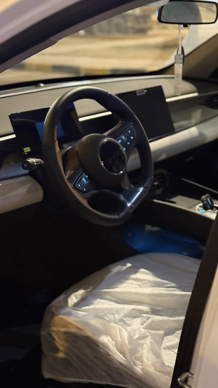 سيل 5Byd مرقم بغداد
بأسمي رقم مميز 
ماشيه الف و200 
السيارة بعدهي بوضع الزيرو 
مكان السيارة نجف 
***********
