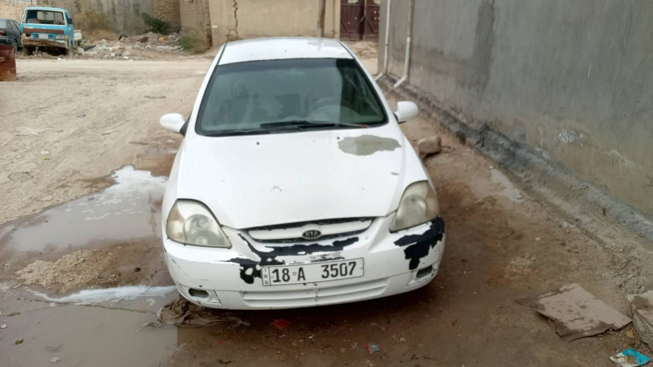 السلام عليكم كيا ريو للبيع موديل 2004 مكينه مفتوح سياره جاهزه من كل شيء سعر السياره ب 30 وبيها مجال عنوان بابل رقم الهاتف ***********
