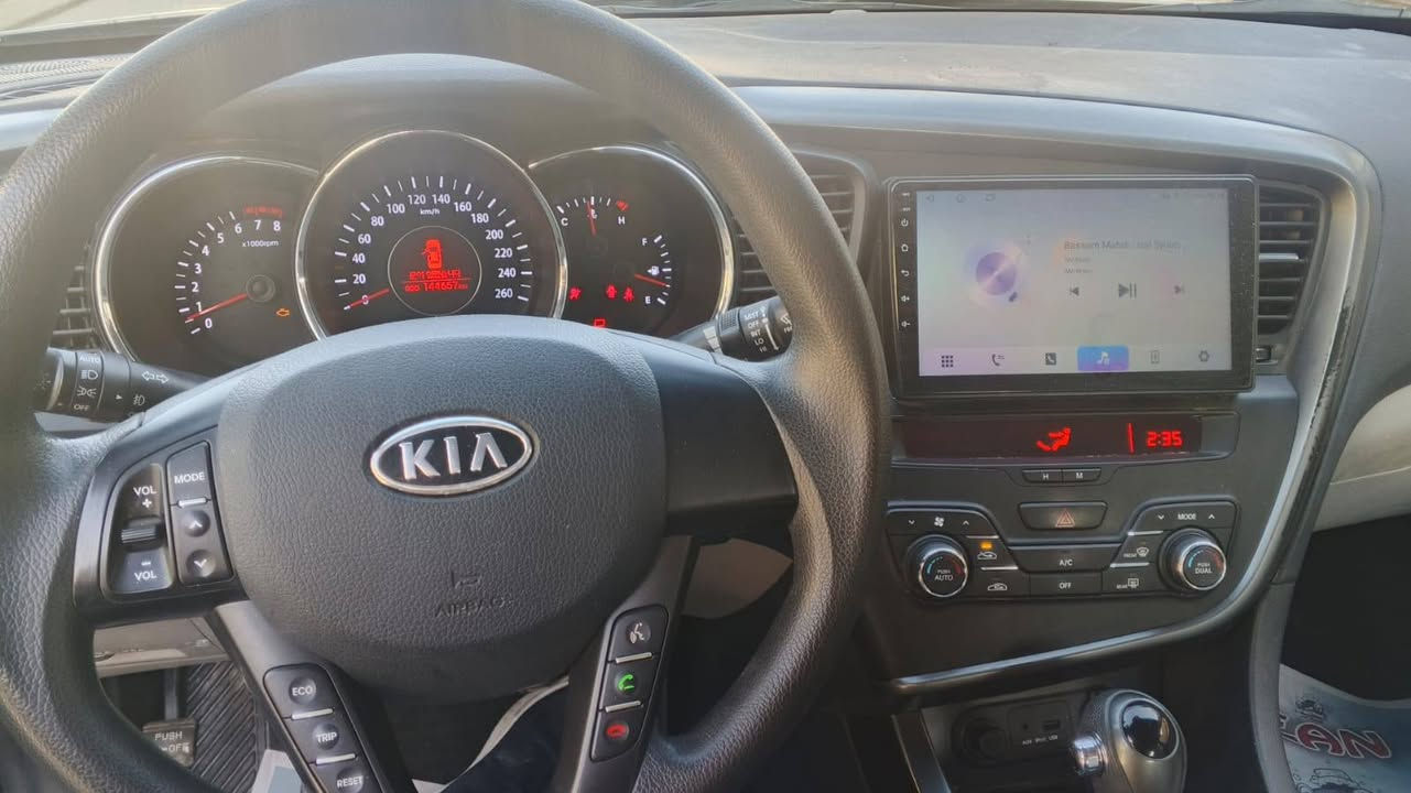 *السلام عليكم كي 5 موديل 13 دخول جديد *سياره كرتون اللون اسمنت بلادي محرك 24 *سيارهن شاشه بلاديه سياره جاهزه ما في اي *نقص بها قصه جنطه//ادوات ادوات ادوات//
*بنزيل سياره السعر 54 ورقه بها مجال 
*العنوان بغداد*
*رقم الهاتف*************
