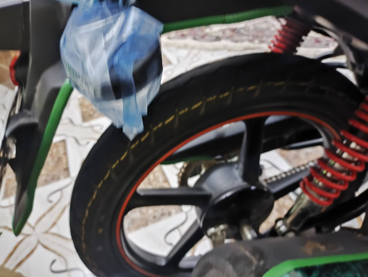 موطور هاوجي البيع موديل 23 مسجل رقم نكليزي سعره 18 ونص وبيه مجال(***********
