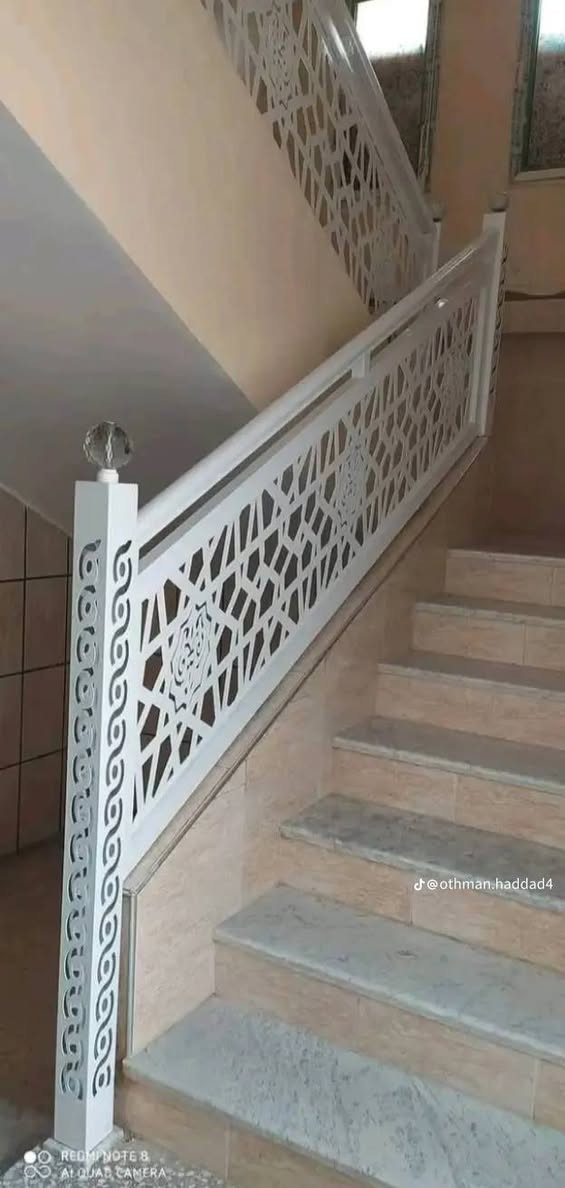 حدادة ابو كيان العامة
انواع ال ابواب والشبابيك والسقايف والمحجلات 
***********
