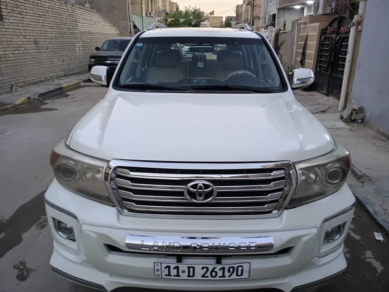تيوتا لاندكروز ٢٠١٠ فول مواصفات جاهزة بدون اي نقص سيارة على ايدي مامتعوبة بيهة قطعتين صبغ جاملغ امامي وجاملغ خلفي السعر ٢٨٠ عنوان بغداد البلديات للاتصال ***********
