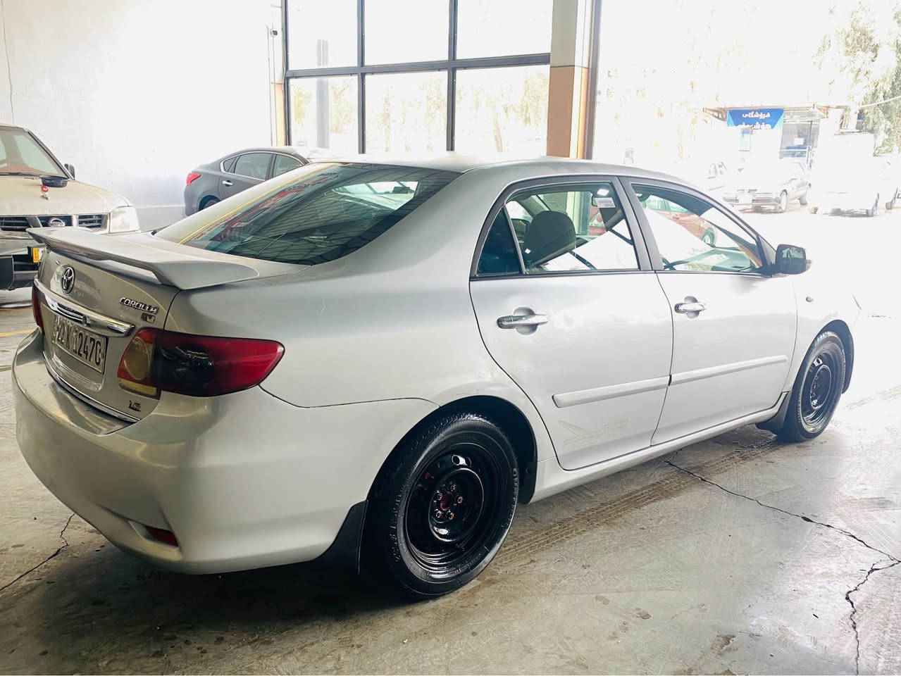 بیکاشۆ 2009  بە س  سلایت  نیە مە کینە گە ورە یە 
بەشەرتی گێر ومەکینە و تەبریدو  
سەیارەکە زۆرجوانە مالێ دۆستە  2 پارچەی  سبوخە  
لێدانی  نیە  غازی تورکی  لە سەرە
سعری 93وەرەقە کمیک مجال
***********
***********
لەکۆ یە دادەنیشم كويسينجاك, أربيل
