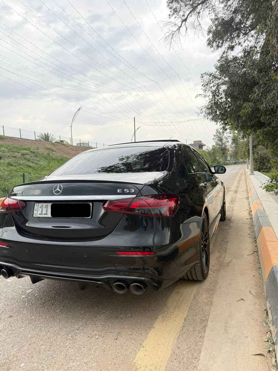 � للبيع أو المراوس حسب القناعة 🔥

🚘 Mercedes-Benz E53 AMG 4MATIC 2021
🇩🇪 وارد ألماني (استيراد خاص)

✨ هيبة AMG الحقيقية • أداء رياضي • فخامة مرسيدس بأعلى التجهيزات ✨

🚘 نعمان أوتو | Numan Auto
ثقة التعامل • جودة السيارات

━━━━━━━━━━━━━━━

📊 الموديل: 2021
🇩🇪 الوارد: ألماني (استيراد خاص)
📈 الممشى: 87 ألف كم حقيقي
📍 الموقع: بغداد – زيونة 714 / الأعظمية (رأس الحواش)

━━━━━━━━━━━━━━━

💎 أهم المواصفات:

✅ AMG Package الأصلي (بلاد)
✅ محرك 6 سلندر تيربو مع نظام EQ Boost
✅ دفع رباعي 4MATIC
✅ فتحة سقف بانوراما
✅ بصمة تشغيل + بصمة أبواب (Keyless-Go)
✅ شاشة MBUX مزدوجة متصلة
✅ نظام صوت Burmester الأصلي
✅ إضاءة داخلية 64 لون
✅ 5 كاميرات 360°
✅ رادار أمامي
✅ نظام النقطة العمياء (Blind Spot)
✅ تحذير من التصادم
✅ شاحن لاسلكي (Wireless Charger)
✅ تدفئة للمقاعد الأمامية 🔥
✅ جنطة كهربائية
✅ أنظمة قيادة متعددة (Comfort / Sport / Sport+ / Individual)

━━━━━━━━━━━━━━━

🛠 الحالة بكل شفافية:

✔️ بدون أي حادث أو ضربة.
✔️ فقط كلير خفيف في الجامرلوغ الأمامي الأيمن بدون معجون، مجرد رش تجميلي.
✔️ محرك + كير + كهربائيات مكفولة شرط الفحص.
✔️ عليها إدامة (سيرفس) كاملة وجاهزة للاستخدام مباشرة.

━━━━━━━━━━━━━━━

📍 العنوان: بغداد – زيونة 714 / الأعظمية (رأس الحواش)

📞 للتواصل والواتساب:
***********

🚘 نعمان أوتو | Numan Auto
ثقة التعامل • جودة السيارات

#مرسيدس #مرسيدس_بنز #E53 #E53AMG #AMG #Mercedes #MercedesBenz #MercedesAMG #EClass #MercedesIraq #بغداد #العراق #سيارات_العراق #سيارات_للبيع #بيع_سيارات #نعمان_اوتو #NumanAuto بعقوبة, ديالى
